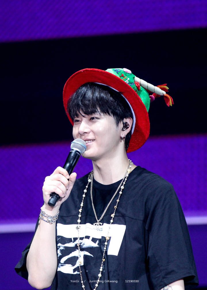 YonGi890's tweet photo. 180602 HIGHLIGHT SHOW in HK

🐲🐲🐲🐲
#용준형 #준형 https://t.co/VIfR6xSYGh