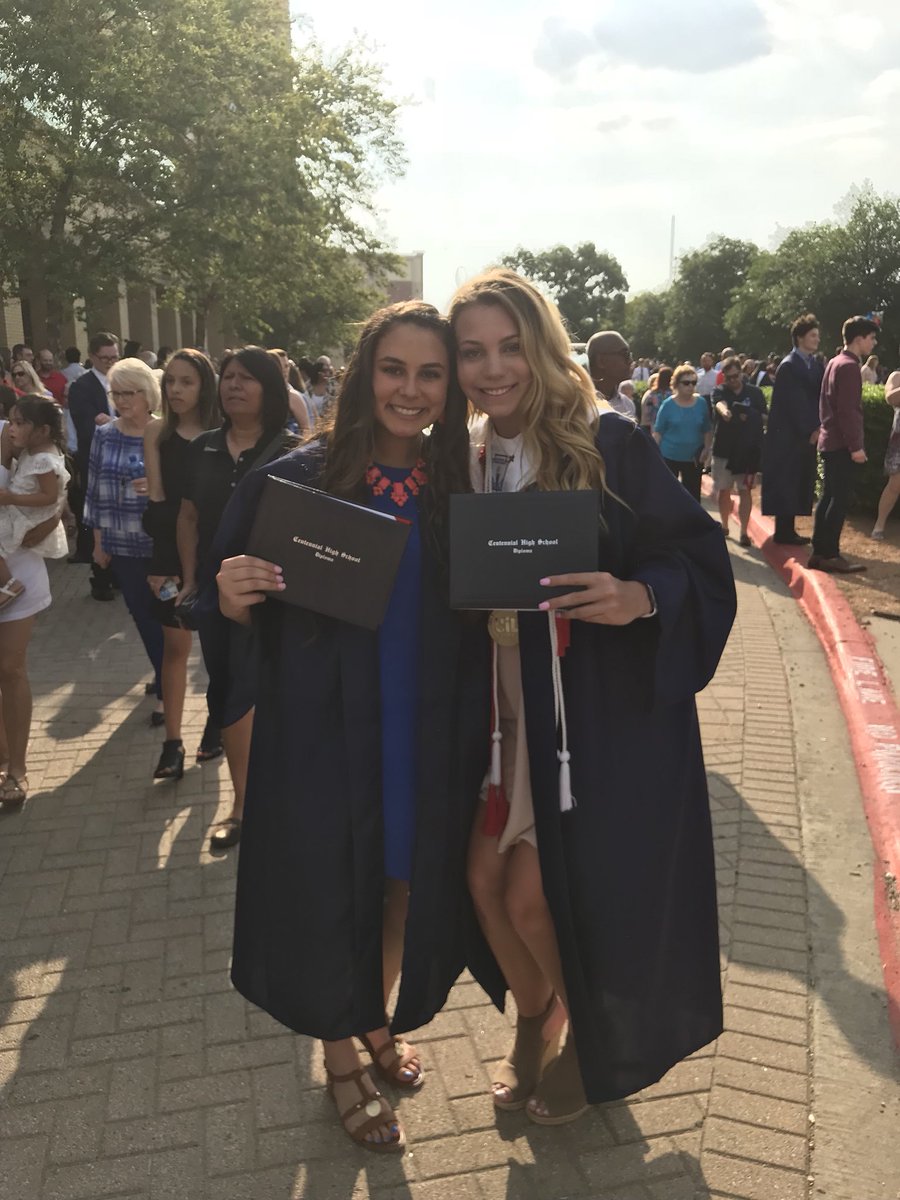 kyliemhampton's tweet photo. The tassel was worth the hassle #SKA https://t.co/vps8yhobiC