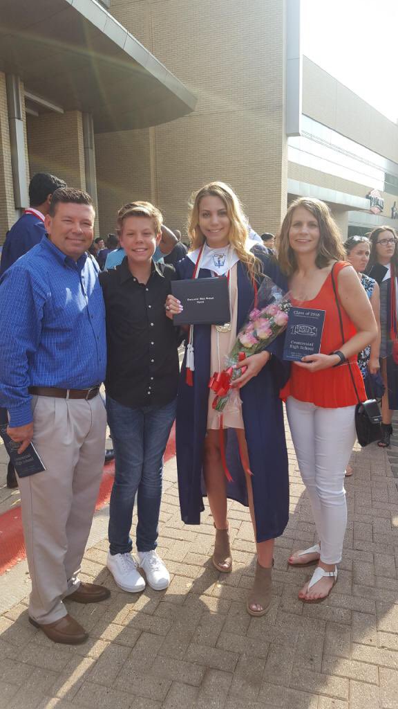 kyliemhampton's tweet photo. The tassel was worth the hassle #SKA https://t.co/vps8yhobiC