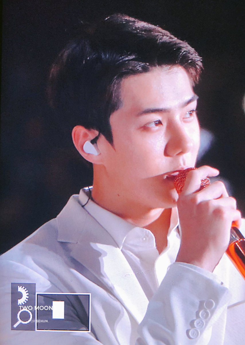 exo_2moons's tweet photo. 181602 ElyXion in HK #세훈 #SEHUN 종알종알 중국어 멘트 해줄려고 노력 많이해서 넘 예뻤다 가는나라마다 열심히 준비해오는거 기특해 우리 세훈이ㅠㅠ😭😭💕💕💕💕 https://t.co/eNlO1eGoCU