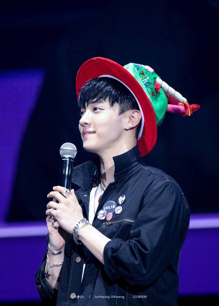YonGi890's tweet photo. 180602 HIGHLIGHT SHOW in HK

👼🏻👼🏻👼🏻👼🏻
#이기광 #기광 https://t.co/4V0AoGwODs