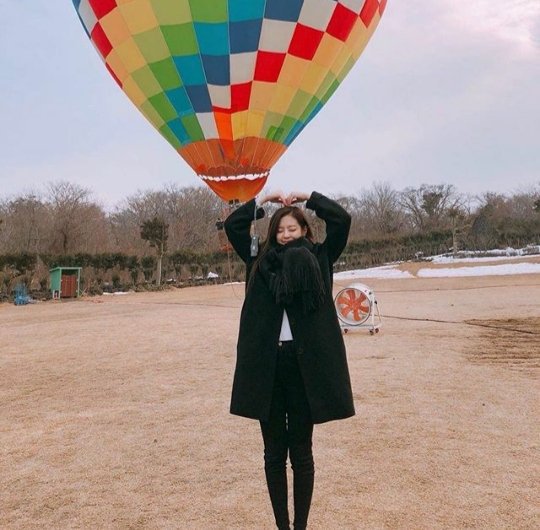 BPJennieBlues's tweet photo. CUTE AND PRETTY😘
#BLACKPINKJENNIEKIM #BLINKS #BEULPING #JENNIE #KIMJENNIE #JENNIEKIM #BLACKPINKJEN #JENNIEKIMYG #JENDEUKIE #YG #YGSTAN #YGFAMILY #BLACKPINK_Coming_Back_This_June  #BLACKPINK https://t.co/AIJvocwUrX