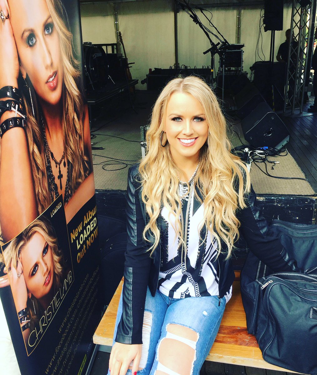 christielambmus's tweet photo. Bumping in at Hawkesbury Hotel for todays gig 🎸🎤
#ChristieLamb #LoadedTour https://t.co/F90m4kQchz