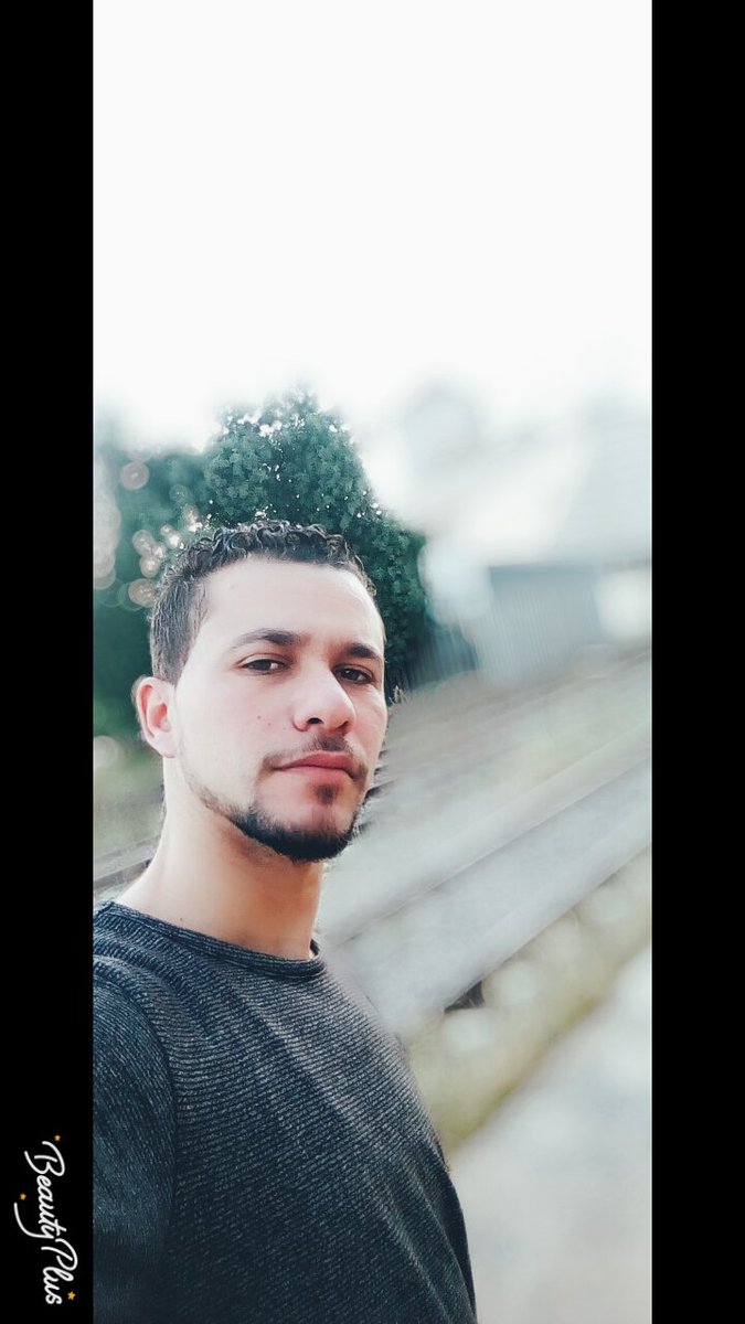 ChakouriM's tweet photo. Le bonheur est parfois caché dans l'inconnu  🤠🤠❣️
   ربــيّ . . آجعَل يومّي آفضُلْ مِن آمسَسيّ . . ۈ غديّ آفضلَ مِنّ يوٌۆمي . ۈلآ ٺحْرمنيَ سعَآدةً حُلمْ آنتظٌرت . .ٺحقَيقہ https://t.co/hRbSxoOqWE