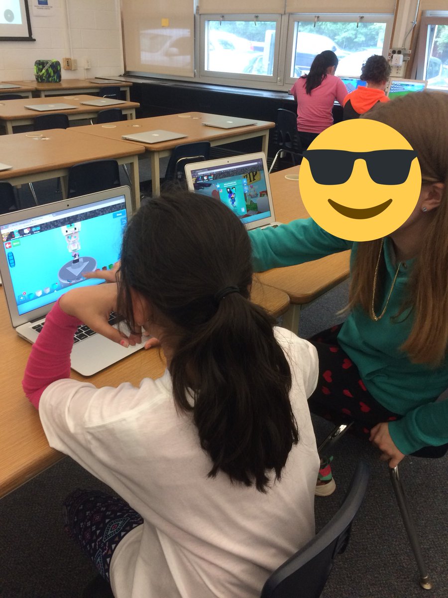 troyhillsmedia's tweet photo. #codeclub #lakepar @codeorg https://t.co/ZP7tEUawUr