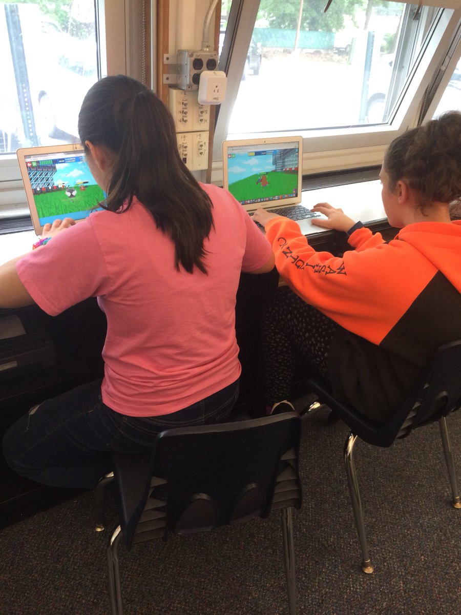 troyhillsmedia's tweet photo. #codeclub #lakepar @codeorg https://t.co/ZP7tEUawUr