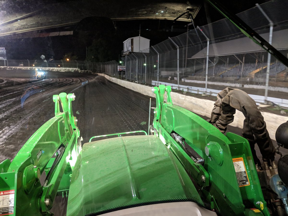 dirtchad's tweet image. #FALS  #trackprep @WorldofOutlaws