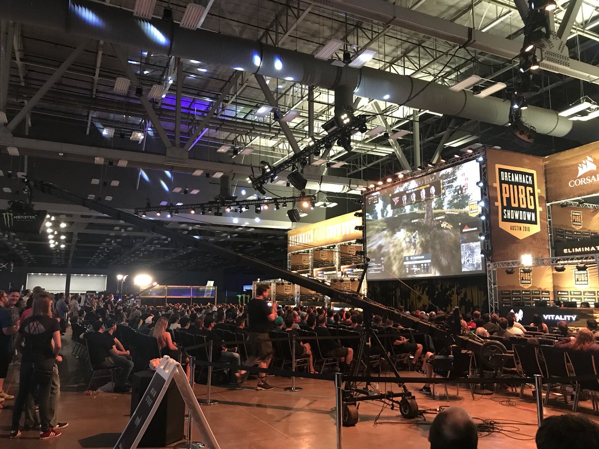 BestInSlotCo's tweet image. #PUBG has the biggest stage and the largest audience at #DHATX18. It’s amazing how much it has grown