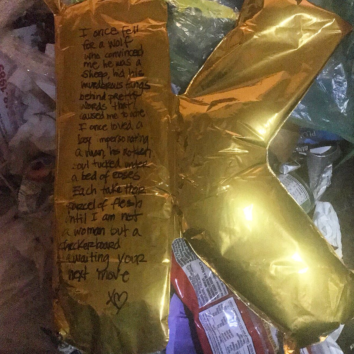 SabrinaRosalita's tweet photo. #guerrillapoetry day 342(23 to go!)
#trashformation #stopdropandwrite #noediting #poetryeverywhere https://t.co/PssH127psw