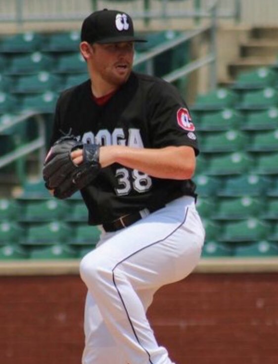 DWolfsonKSTP's tweet photo. Look for Zack Littell to make his MLB debut and start one of the #MnTwins doubleheader games on Tuesday vs. the White Sox, I’m told. I love that his family and friends have enough advance notice to get here to town. Twins acquired him in the Jaime Garcia trade w/ NYY last summer. https://t.co/xIFhpXmKND