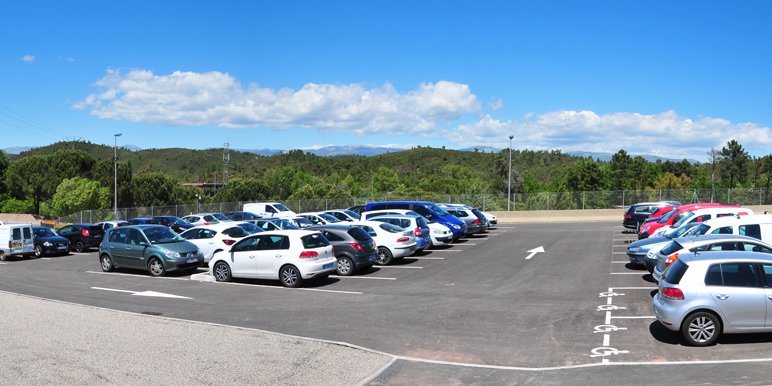 A8Trafic's tweet photo. #GrèveSNCF jusqu’à demain 8h. Une solution alternative : le #covoiturage ? 
Le parking dédié des #Adrets vous attend sur l' #A8 ! 
Plus de parkings : https://t.co/TnGIpOrwAv https://t.co/XV1lnV5M4a