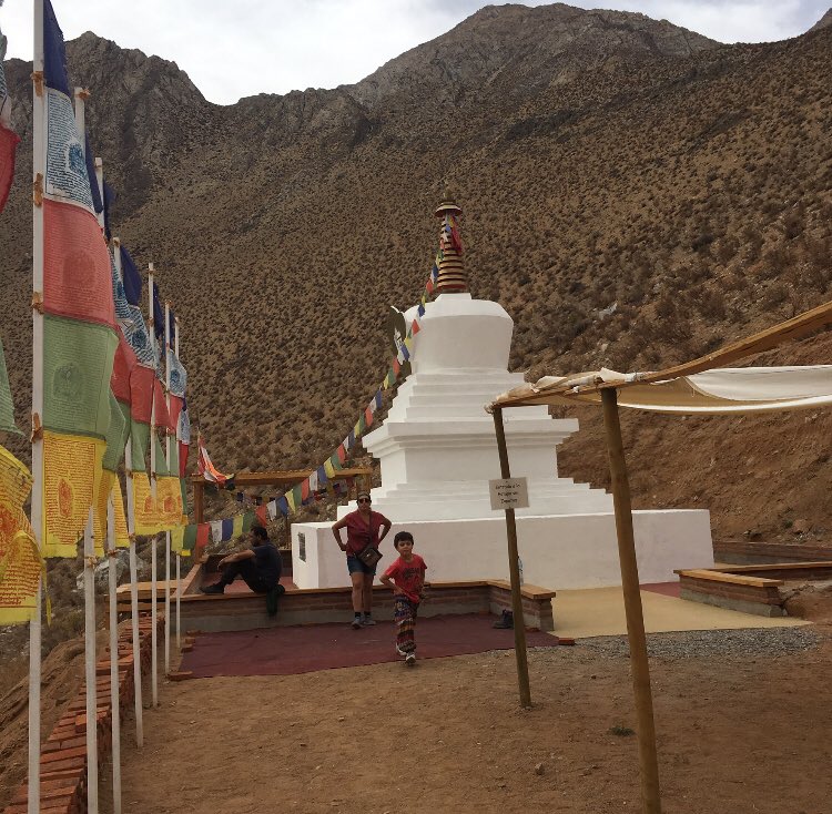 poliactivo's tweet photo. #maravillasdelmundo para los que no pueden viajar a los Himalayas, en Cochiguaz, Paihuano, Valle del Elqui pueden visitar una autentica Estupa budista...!!! https://t.co/ngNFDL8ZJ7