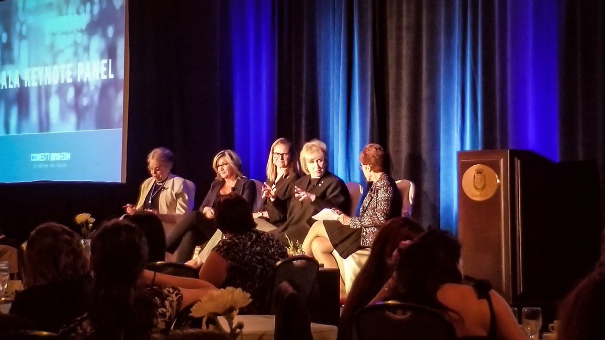 toknowbeauty's tweet photo. "... why the hell should we play that game when we could play a new one ..."
— @SANDRAYYCNW
#ccwest2018 #ccwest #WomenInSTEM #ILookLikeAnEngineer https://t.co/1ZGWgJlCPp