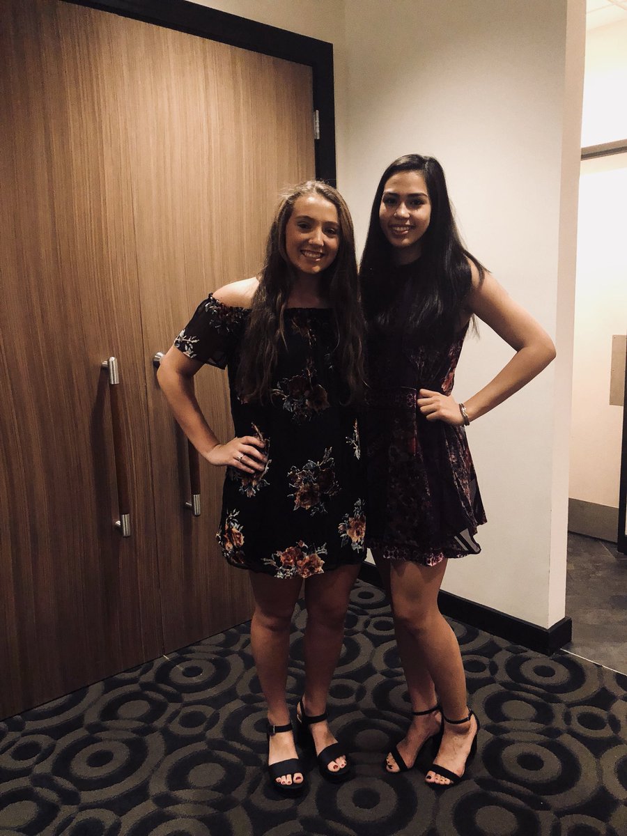 callieparlin's tweet photo. HAPPY BIRTHDAY EVIE!!! I am going to miss you SO much next year❤️ https://t.co/Ideb4urTfS