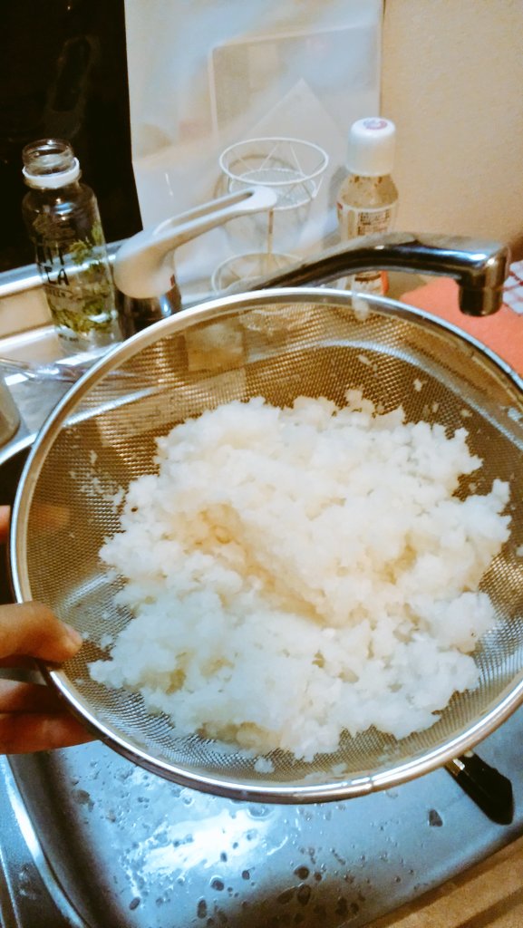 spc_rikkyo's tweet photo. お米でしょうか、いいえ大根おろしです......。 https://t.co/JSQD62y4mB