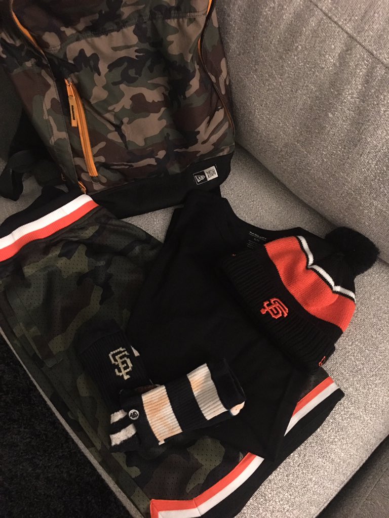 Betlifesports's tweet photo. Remain calm, remain strong
Remain focused, remain fitted
#SFGiants #BayArea #CityBoy #NewEra #Mitchell&Ness #EvenYears
Last year I released Astros +700 as our World Series champs... I am close to releasing this year's champs. Sadly it's not my Giants. It's cash though!! https://t.co/xft7Z3Zkhn