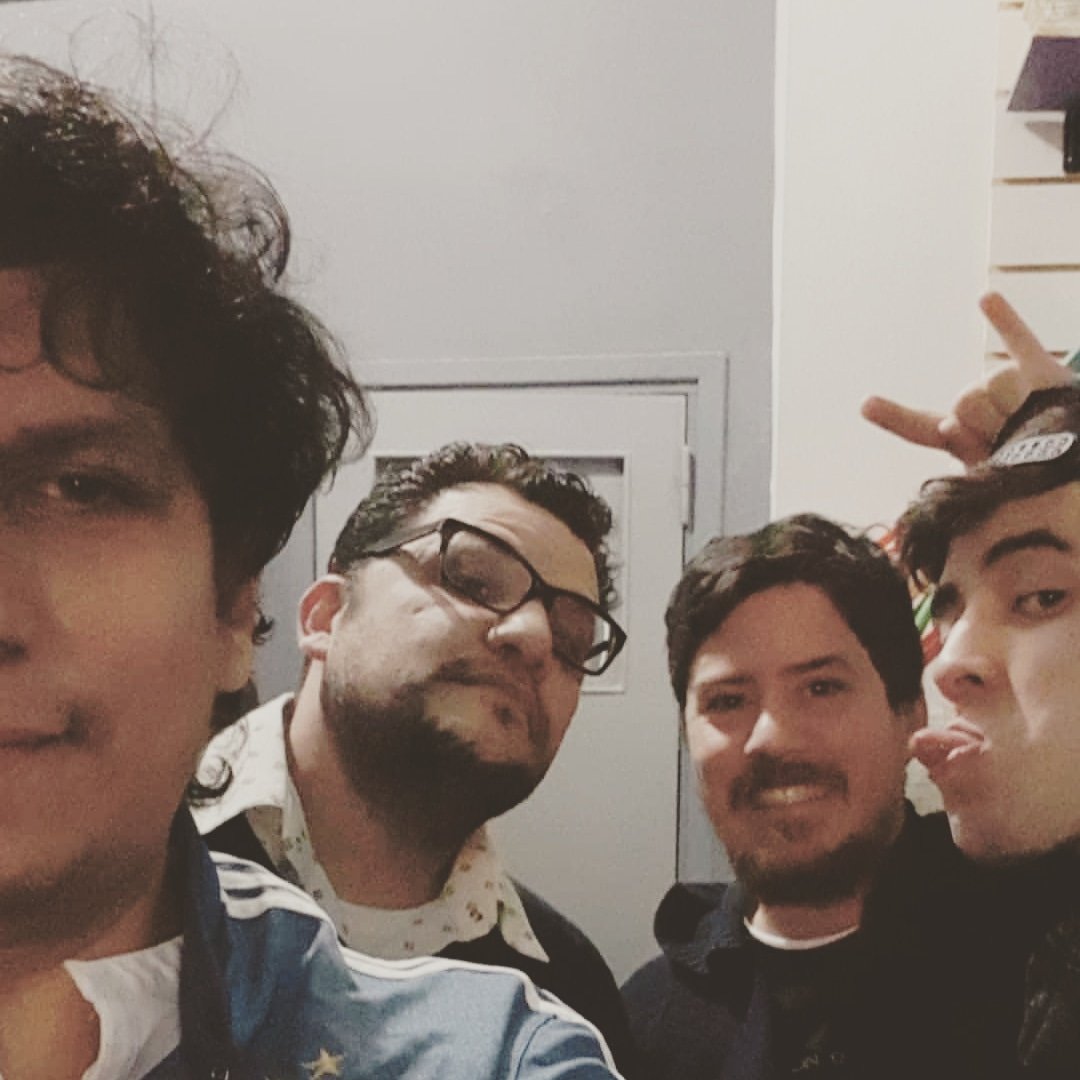 felizgrises's tweet photo. Hace un rato terminamos de tocar en el #MundialFest. Hicimos un par de temas fuera de programa y presentamos dos canciones que formarán parte del próximo disco.
Nos divertimos mucho y la devolución de los presentes fue muy positiva. Gracias @patobleh
Nos vemos en septiembre. https://t.co/lGSRpg9nk1