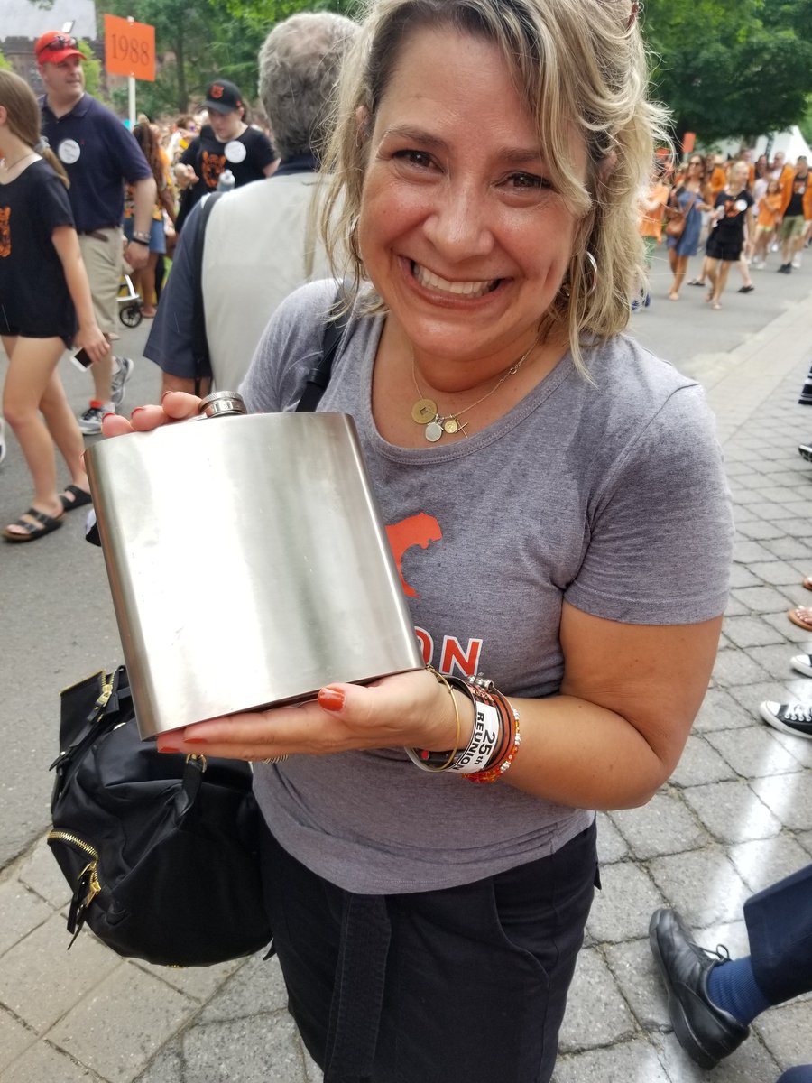 Foss_Sports's tweet photo. Now this here....is a flask!!! @Princeton #Reunions #weknowhowtoparty https://t.co/lkd2368bub