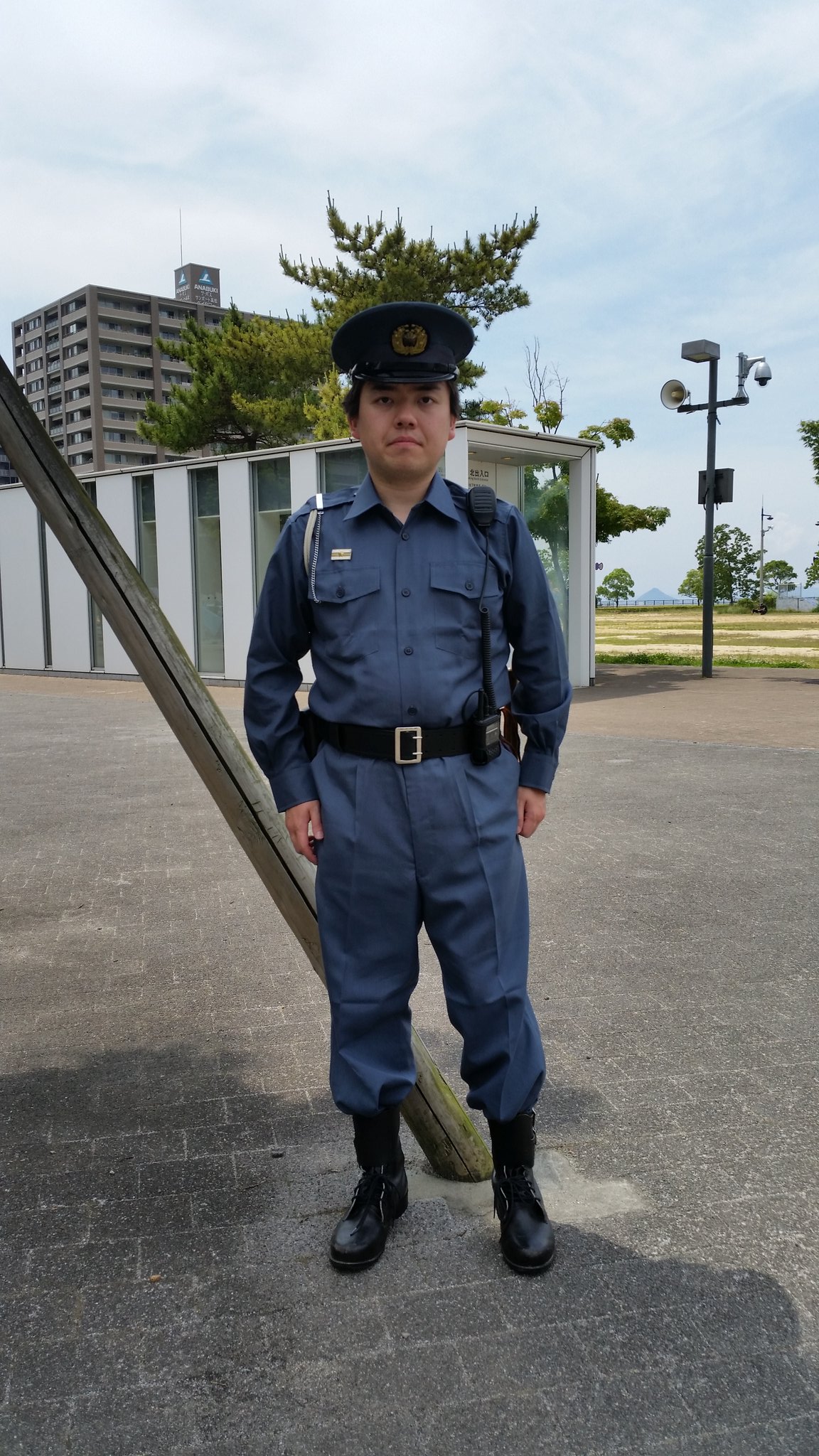 Twitter 上的 県警巡査長 昭和43年式盛夏服のスタイルになると 年配の方から時々 昔のお巡りさんの制服か と声をかけて頂けるようになった 中四国合同祭 昭和pm 昭和ポリス T Co Gmcuq9vugy Twitter