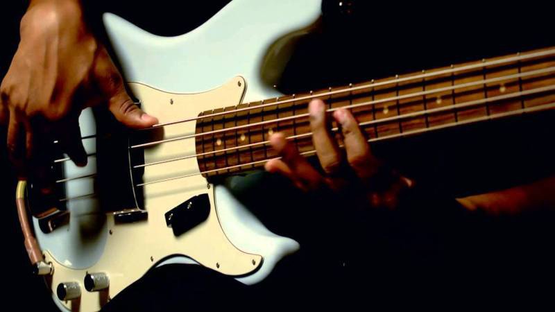 basstechnicals's tweet photo. オクターブって
ずっと弾いてると疲れる...

なんて困ったり
していませんか？

オクターブになると
リズムがずれる...

ずっとオクターブ弾けない...
こんな悩みも少しネックの
握り方を意識するだけで

断然に変わりますよ❕
その握り方とは..... https://t.co/VyPBg3ni3j