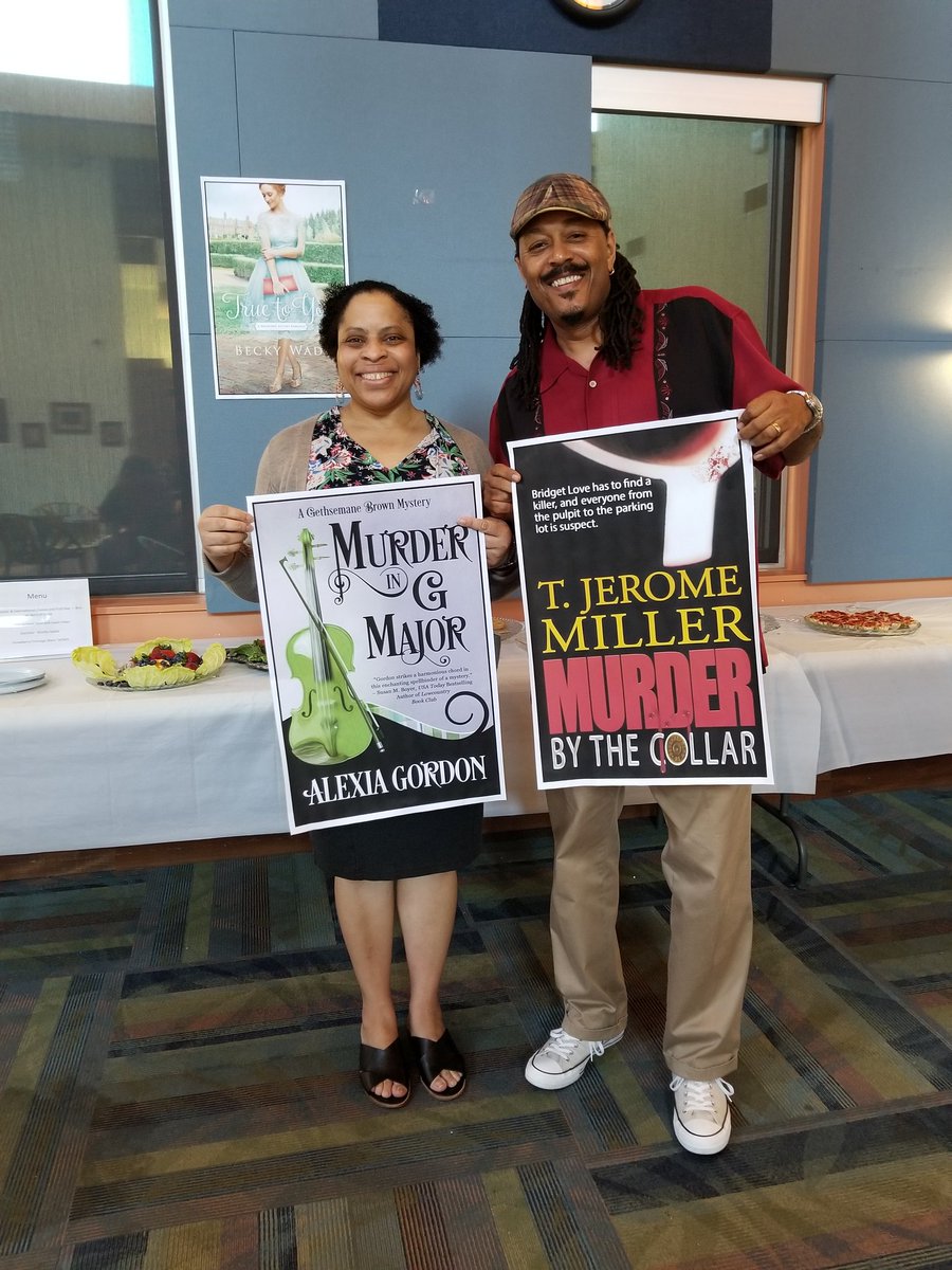 BigTMill's tweet photo. Great hanging out and talking books with @AlexiaGordon at the #SmithLibrary Wylie Texas. https://t.co/KDIeitFOr0