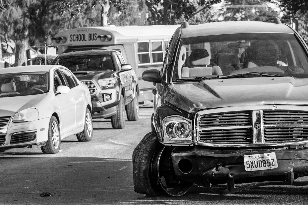 GonzalesBVB97's tweet photo. Drunk driving accident and attempt to leave scene. First and Ashlan @ABC30 https://t.co/XYXpZKf5k5