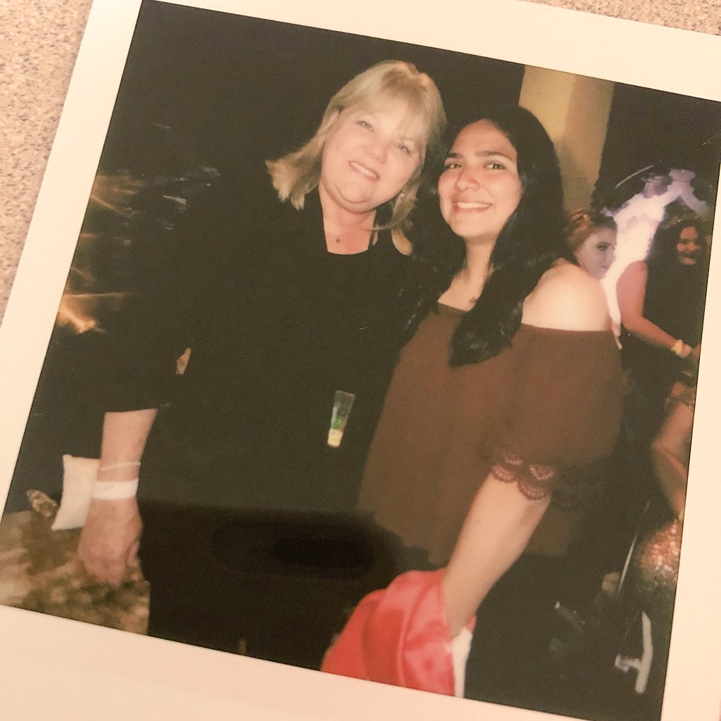 angelavpena's tweet photo. When I met Mama Swift and all the pieces fell right into place 💕💕 #ToasToRepTour @taylornation13 https://t.co/MN9DpXHA2e