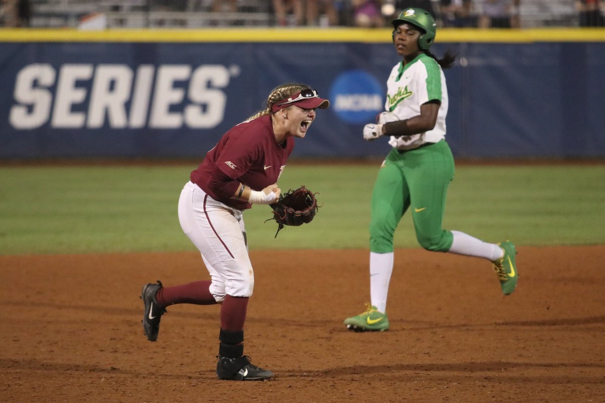 NCAASoftball's tweet photo. Seminoles ➡️ Semifinals

#WCWS https://t.co/sAr3BDx5zo