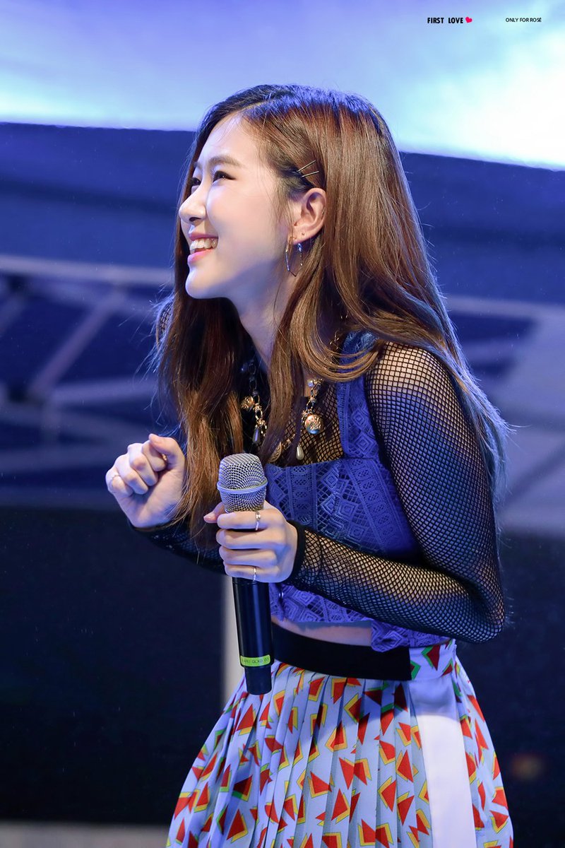 firstlove_rose's tweet photo. 180516   명지대학교

D-13 😆😆😆😆💗

😘👉 https://t.co/tvWwIVFGbu

#블랙핑크 #로제 #BLACKPINK #ROSÉ #squareup https://t.co/NbxjsFdHAi
