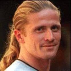 エマニュエル プティ Traola Twitterren