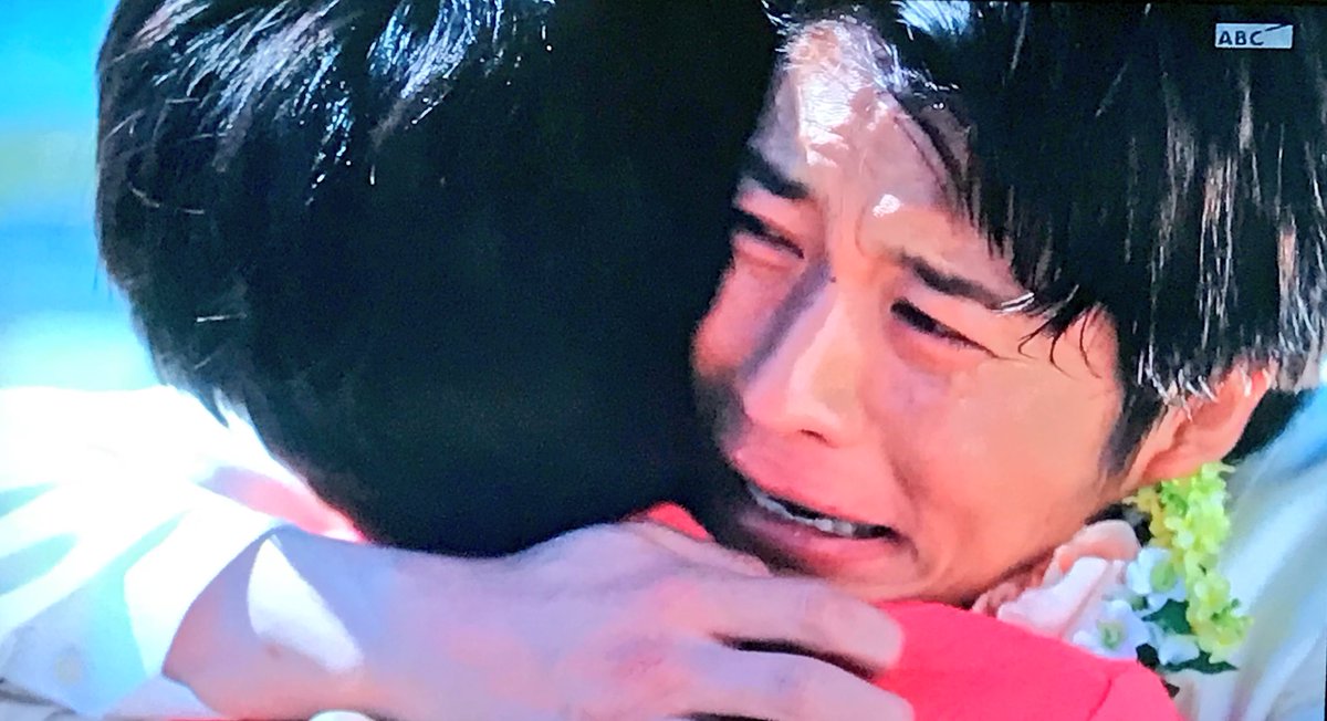 oslove_ri's tweet photo. 「ただいま」
「お帰り」
「「じゃあな」」
挨拶言葉の中に込められた本当に伝えたかった想いが…深いなぁ〜… https://t.co/gQMAm4cgg9