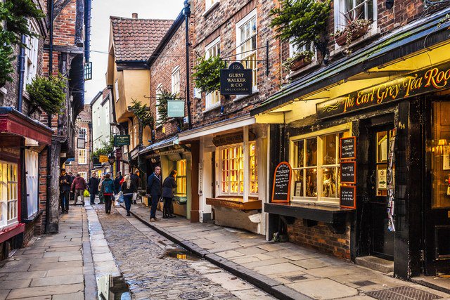 ArchDigest's tweet photo. We found 19 of the most beautiful streets in the world: https://t.co/xpOHMFR3kk https://t.co/7DuLGgWNAj
