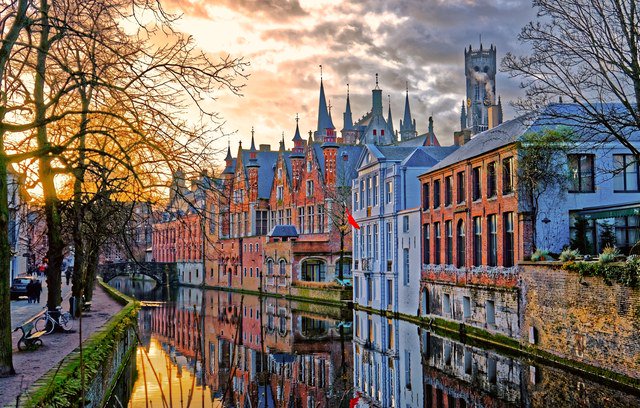 ArchDigest's tweet photo. We found 19 of the most beautiful streets in the world: https://t.co/xpOHMFR3kk https://t.co/7DuLGgWNAj
