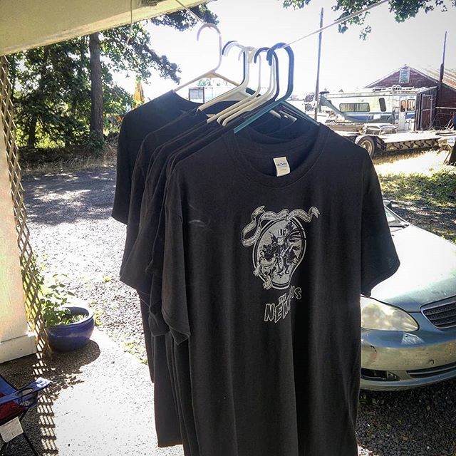 wheatshelf's tweet photo. All ten larges DONE! No duds in the mix, either--watching those YouTube videos on print pulling technique paid off. Nice clean run. 
#screenprinting #diyscreenprinting #waterbasedink #streetwear #neverrelax #noideed #monopolyman #russiagate #wip https://t.co/u244eIVVZ7 https://t.co/84L67BOquh