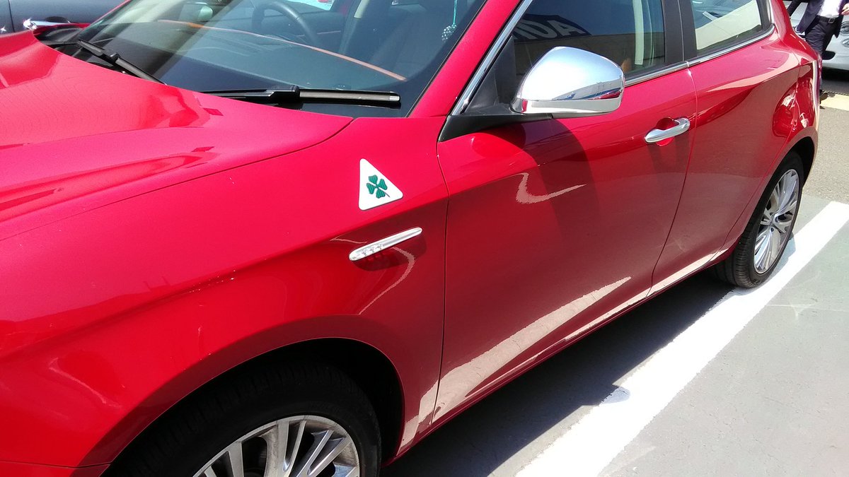 Fiat Abarth西名古屋 على تويتر ジュリエッタにクワドリバッヂ貼りました やはり アルファロメオにはクローバーが似合います フィアットアバルト西名古屋 アルファロメオ ジュリエッタ