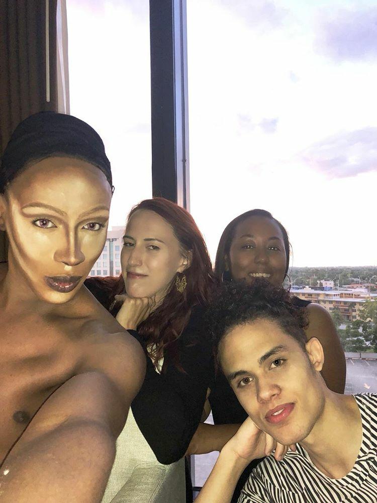 TheLuckyStarzzz's tweet photo. @atlsexyslim πππ love you guys #mua #makeup #makeupart #makeupartist #art #artist #dragqueen #dragmakeup #dragqueenmakeup #fishmug #rupaulsdragrace #DragRace #makeuplook #visualart #visualartist #lgbt #lgbtqia #gay #bhcosmetics #mehronmakeup #mug #rupaulsdragraceseason9 #rpdr https://t.co/VfOYyUHs4b