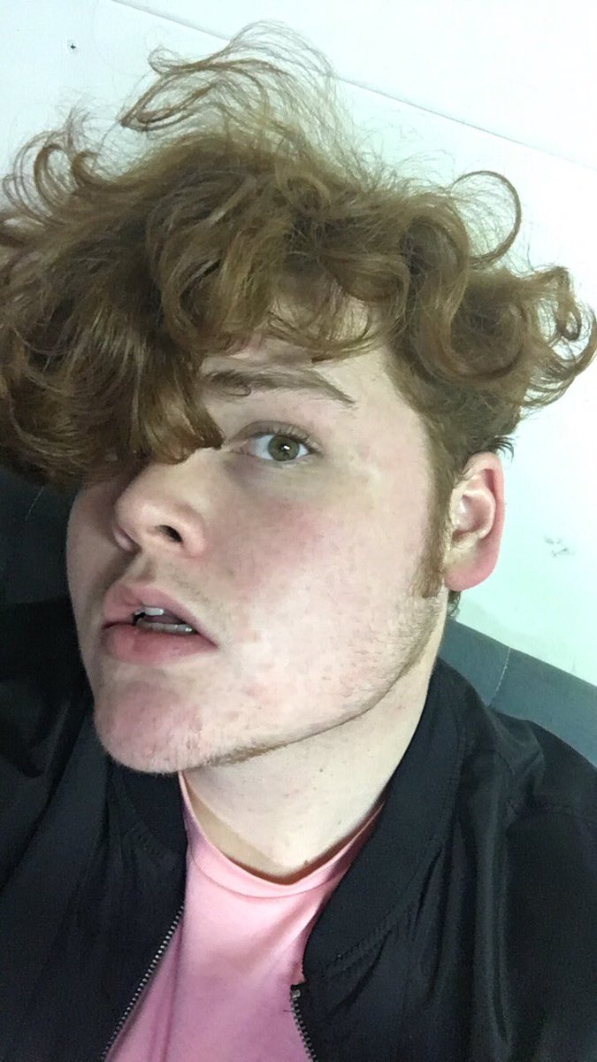 gingerpxpe's tweet photo. Im hella feeling myself! Ima fuckin model #catfish https://t.co/biZda5g8lb