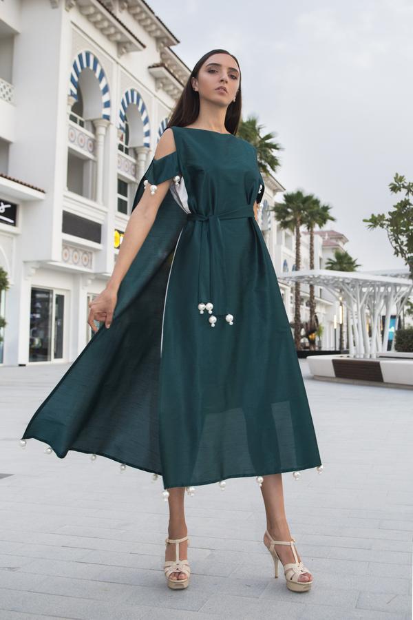 Artistia - أرتيستيا on X: "الفستان المثالي لإطلالة أنيقة يوم العيد. Perfect  dress to be elegant in Eid. #ارتيستيا #فستان #العيد #artistia #dress #eid  https://t.co/GGW8VhJ81l" / X