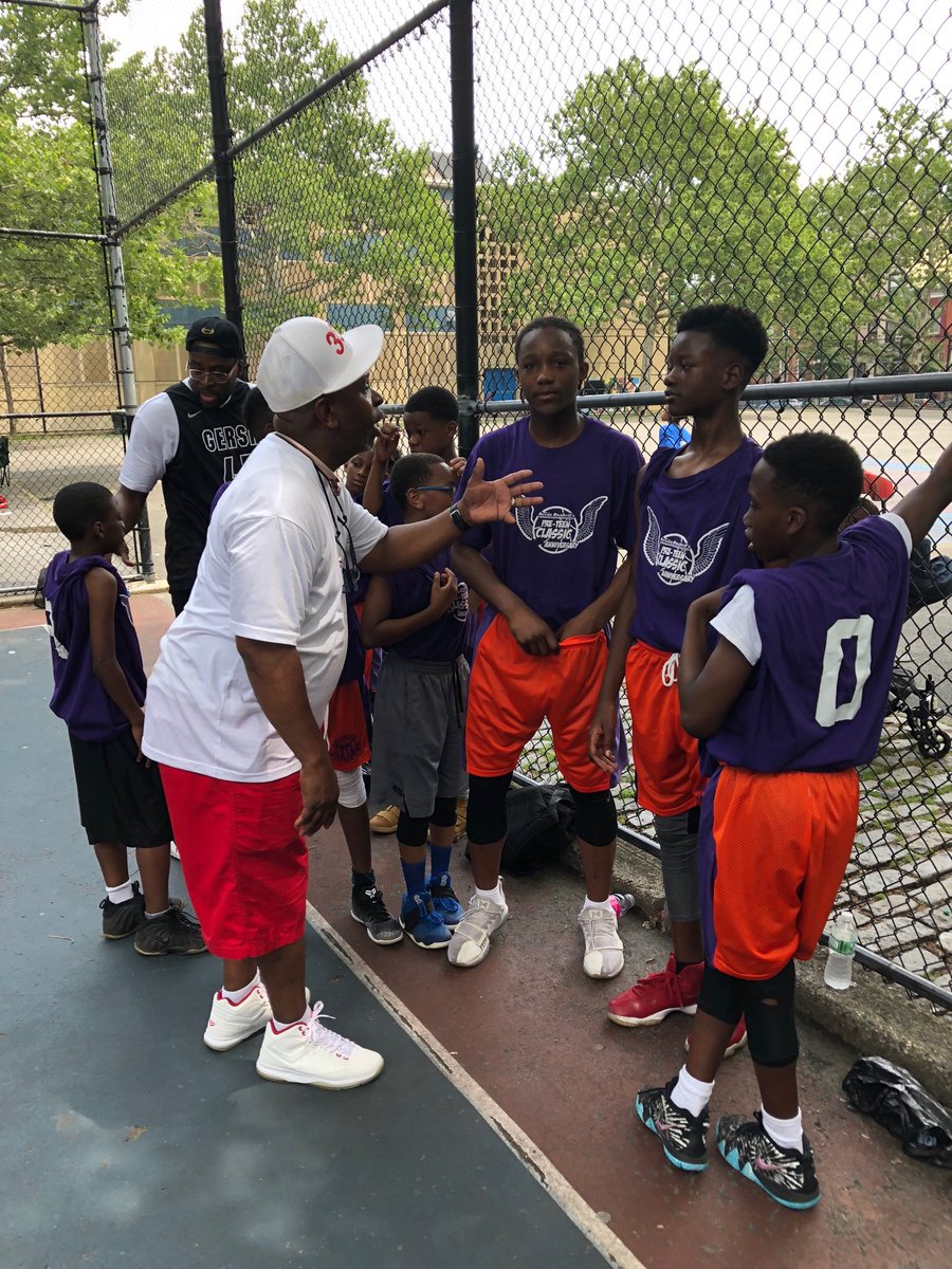 Kevharewood's tweet photo. So proud of The @Ebcconnects EBC Stompers 12 & Under BBall team. They won their very 1st game in The Kevin Bushell Pre Teen Classic in Bed Stuy Brooklyn #yle #ebcconnects #booksb4ball https://t.co/EtCt5H8taG