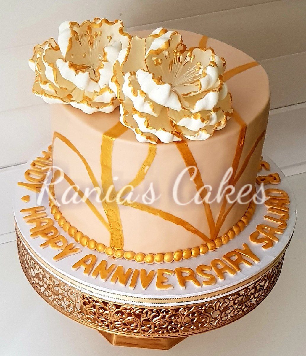 Rania S Cakes Sur Twitter Simple And Elegant Hand Painted Anniversary Cake A Beautiful Gift From Mom And Dad Anniversary Floral Handpainted Cake Darkchocolate Raspberry Ganache Gold Champagne Peonies Happytimes Memories Occasions