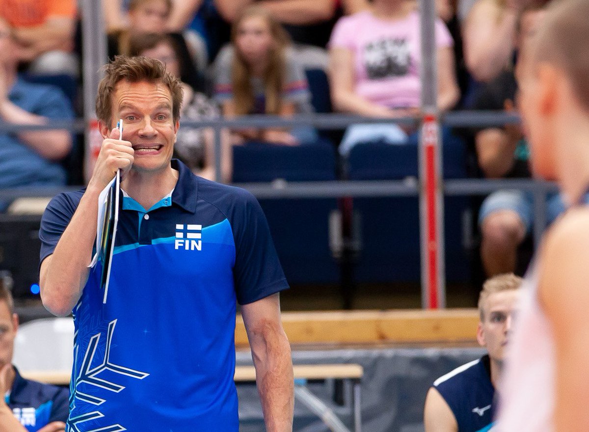 Hymyä huuleen!

Lentopallomiehilleä sunnuntaina hieno paikka ottaa lopputurnauspaikka haltuunsa jo tässä vaiheessa.

Portugali - Suomi, lentopallon Kultaista liigaa klo 18:55 alkaen Matosinhosista.

<a href="/toniflink/">t໐ຖi fliຖk</a> kuvailee tapahtumia kotikatsomoihin.