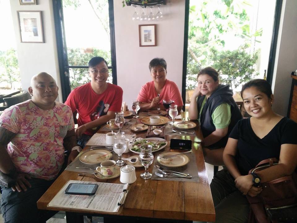 iamtonico's tweet photo. Meeting for a possible film Sol Searching #TOFARM https://t.co/8lqwWknK1g