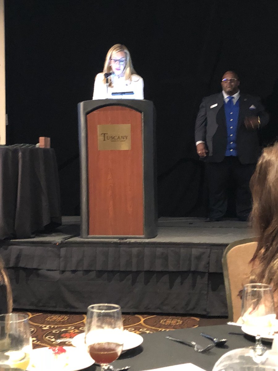 VictoriaDseaman's tweet photo. Great night at the Foundation for Recovery event with @HeidiGustafson2 @afmike55 Mike @minddietmeals @MinddieL @VoteFiore @IamByronBrooks @hammond4nevada @DannyTarkanian @TatiRealEstate #FoundationforRecovery #Hope #Recovery #WecandoMore https://t.co/xBaxYpsHwX