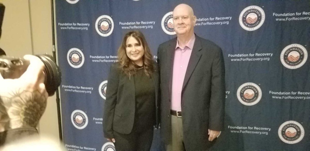 VictoriaDseaman's tweet photo. Great night at the Foundation for Recovery event with @HeidiGustafson2 @afmike55 Mike @minddietmeals @MinddieL @VoteFiore @IamByronBrooks @hammond4nevada @DannyTarkanian @TatiRealEstate #FoundationforRecovery #Hope #Recovery #WecandoMore https://t.co/xBaxYpsHwX