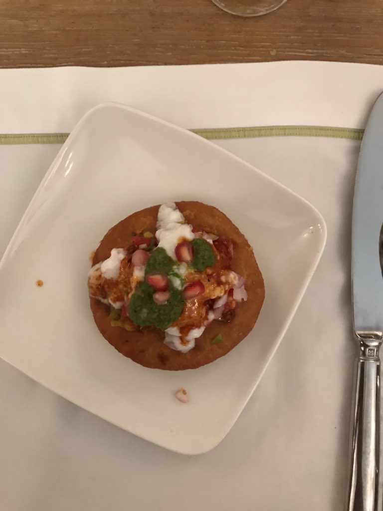 When in Rajasthan kind of breakfast. Kachori, papad ki poori, methi ki sabji. Totally dilkush <a href="/narendrabhawan/">NARENDRA BHAWAN</a> #sinamontravels #sinamonXNarendraBhawan  #experienceBikaner #narendraBhawan