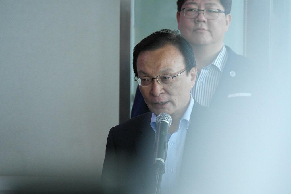 [직접] 북미정상회담이 잘 되면 냉전 분단체제가 아니라 해방된 공간으로 가게 된다. 그동안 종북놀이 하며 정치하던 세력들이 이번 선거에서는 사라지는것 같다. 이번처럼 북풍 장사를 안하는 선거는 처음이다.