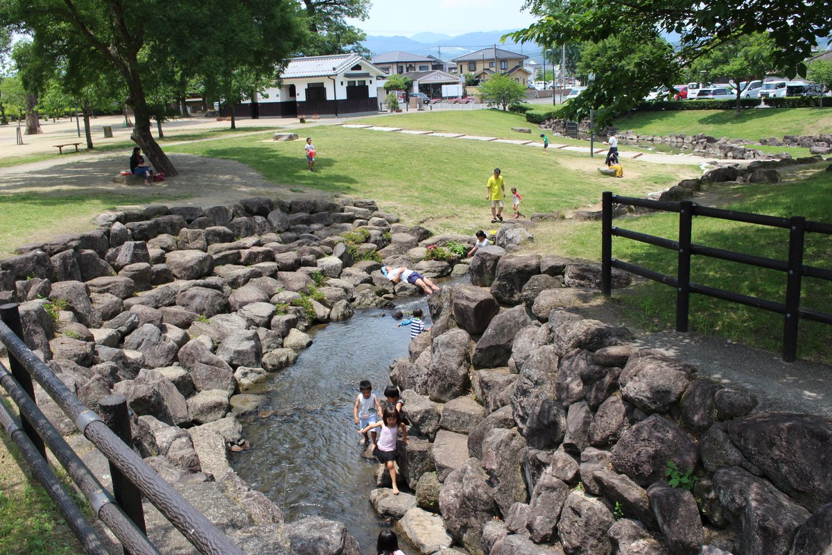 建 茂 お昼すぎの 亀山公園 先週 川開きで賑わった亀山公園まで散歩 閑散としてます いつもなら家族連れで賑わっていますが この日田の暑さでは 子供達が川遊びで キャーキャー 建 茂 お昼すぎの 亀山公園 先週 川開きで賑わった亀山公園まで散歩 閑散としてます いつもなら家族連れで賑わっていますが この日田の暑さでは 子供達が川遊びで キャーキャー
