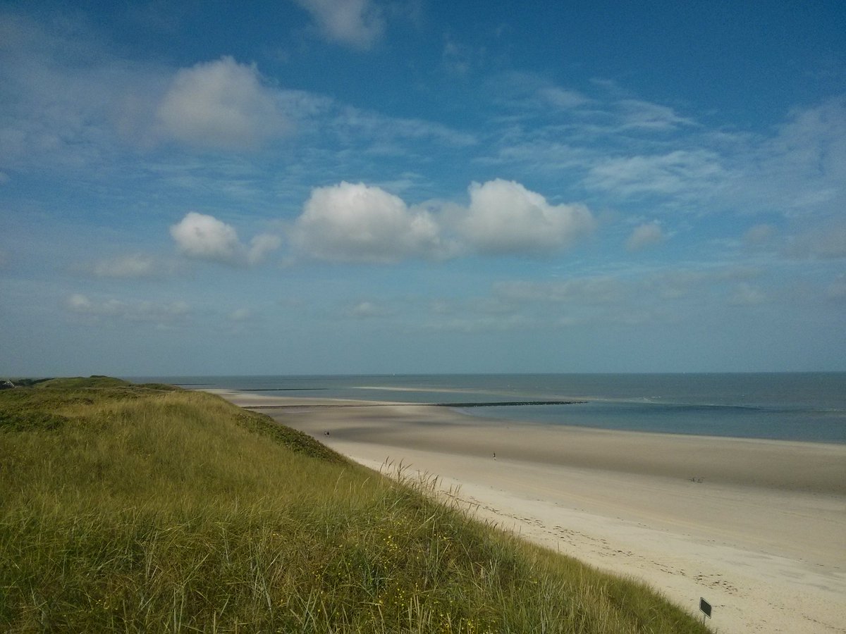 An so einem schönen Sonntag muss man einfach mal die Aussicht genießen. Oder was macht Ihr schönes? #wangerooge # inselliebe #auszeit #nordsee #ruhe