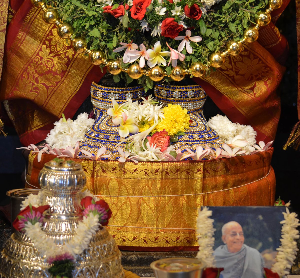 ISKCONPune's tweet photo. #ISKCONNVCC #ISKCONPUNE #DailyDarshan #03th #June #All #Mix#Photos
For more #Krishna Photos: https://t.co/QQnZUBIn6k …
Temple Timings https://t.co/qb3IYoWWnF … https://t.co/WCRnzWrPb7