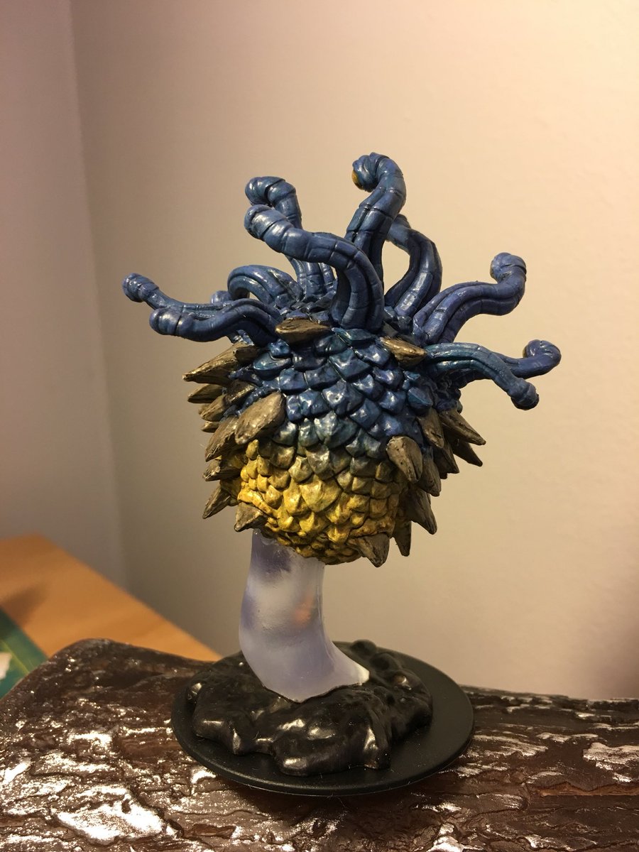 that_elf_girl's tweet photo. Super happy with how my beholder turned out 😍 #dnd #beholder #HappyLittleMinis https://t.co/1AajpuL88W
